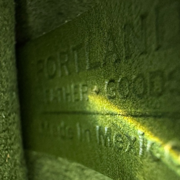 NIB Portland Leather Goods Lola Classic Tote. RARE PINE GREEN color. - Picture 5 of 8